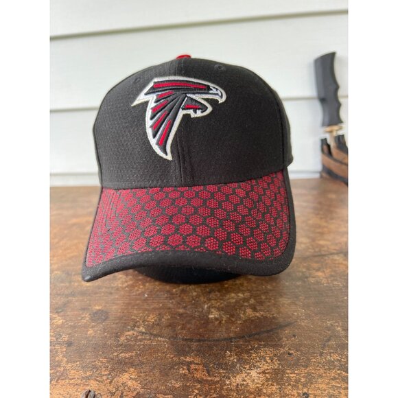 New Era NFL Atlanta Falcons 39Thirty S/M Cap Black & Red Honeycomb Brim Stretch - Picture 1 of 5